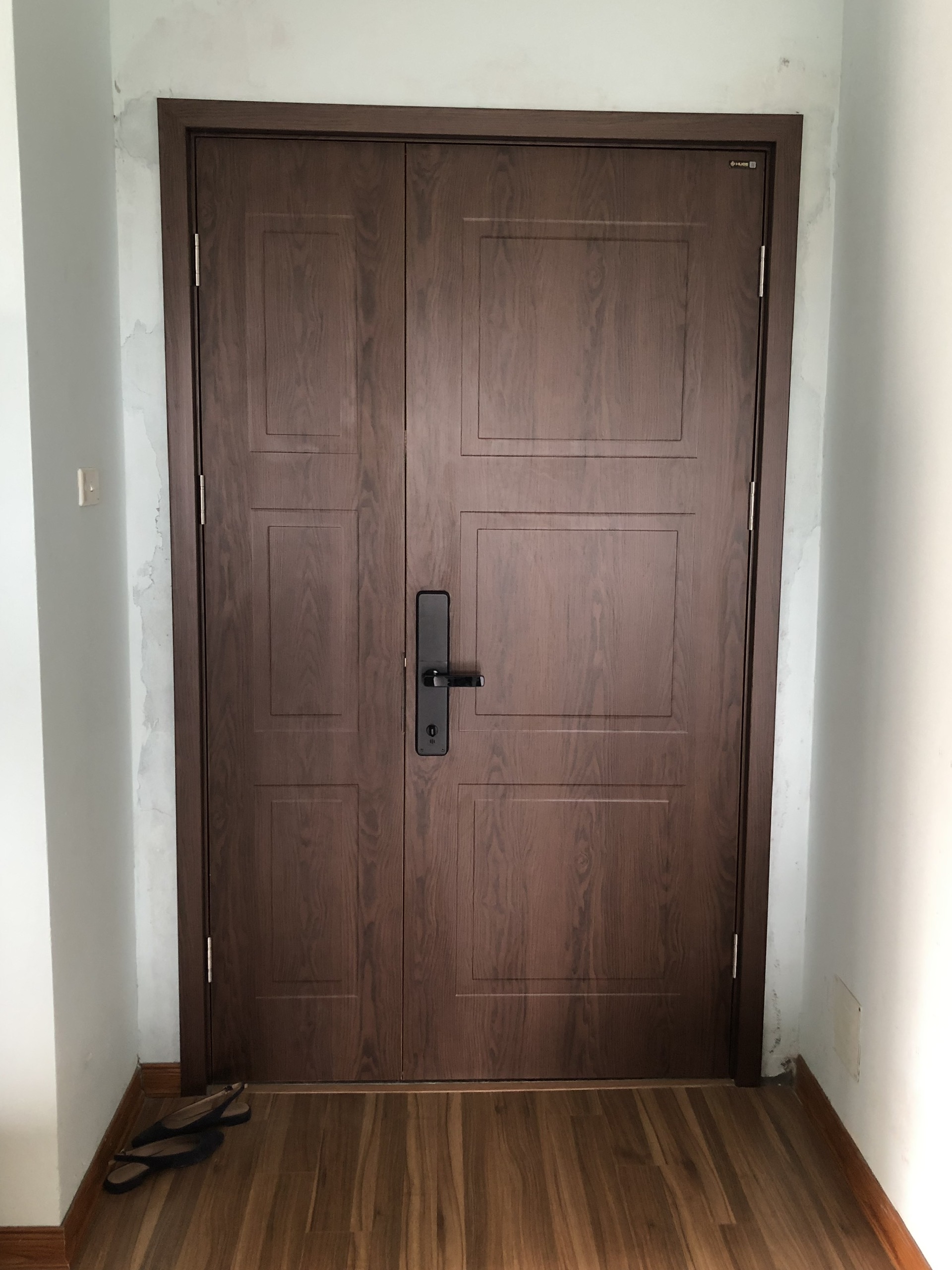 Của gỗ Composite Austdoor GR202 - Gravo