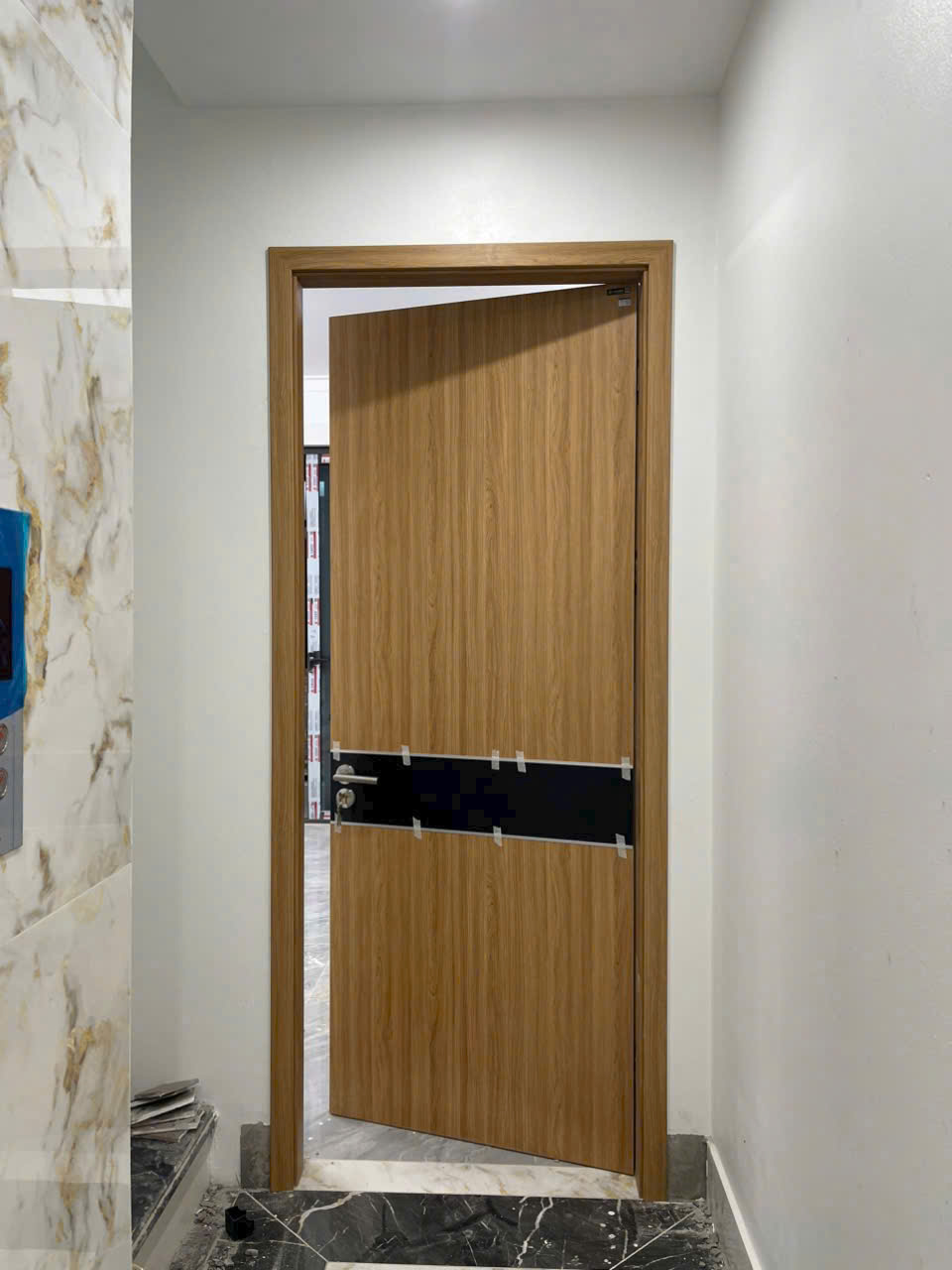 Cửa gỗ Composite Austdoor LA303 - Lineart