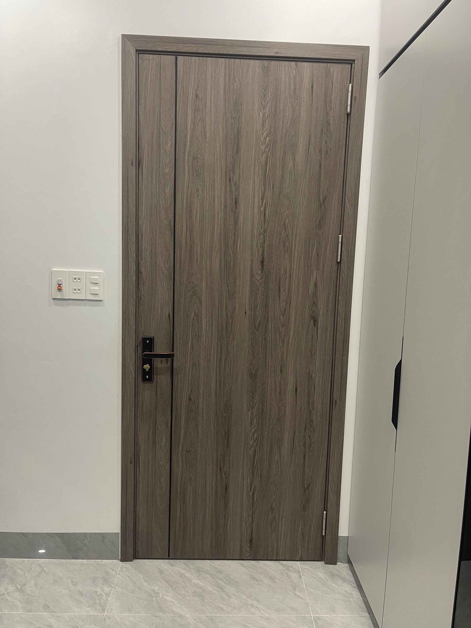 Của gỗ Composite Austdoor LA201 - Lineart
