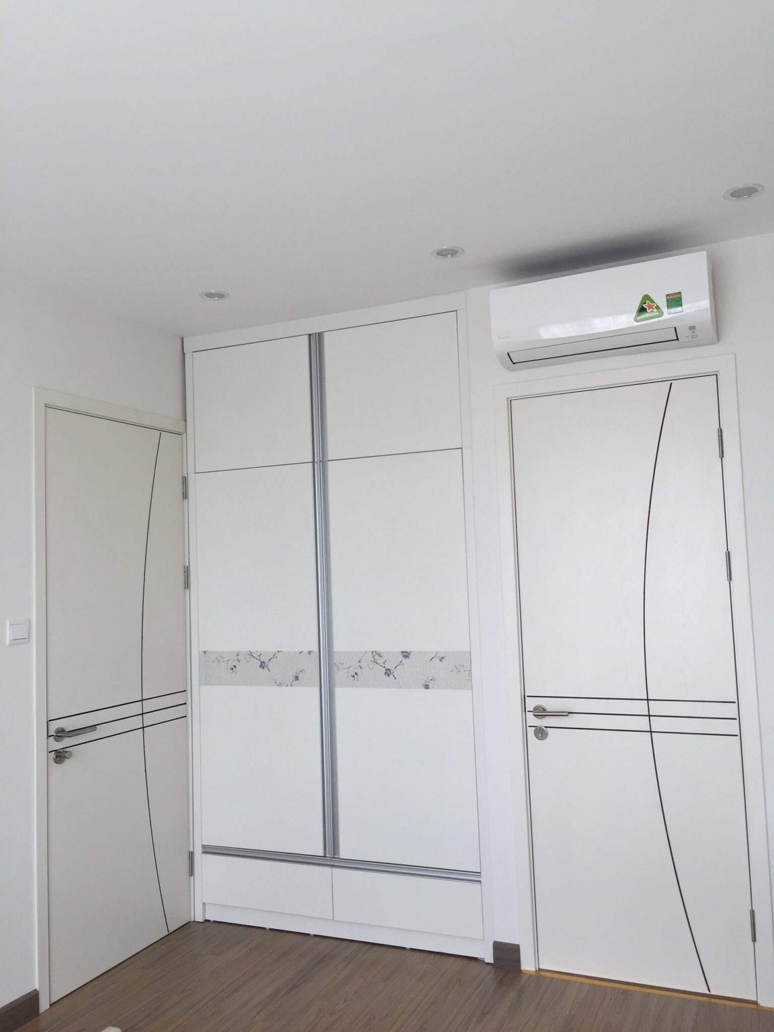 Của gỗ Composite Austdoor LA108 - Lineart