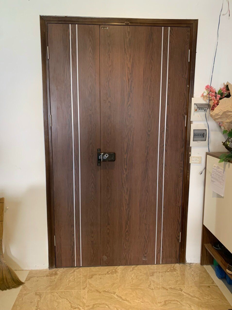Cửa gỗ Composite Austdoor LA202 - Lineart