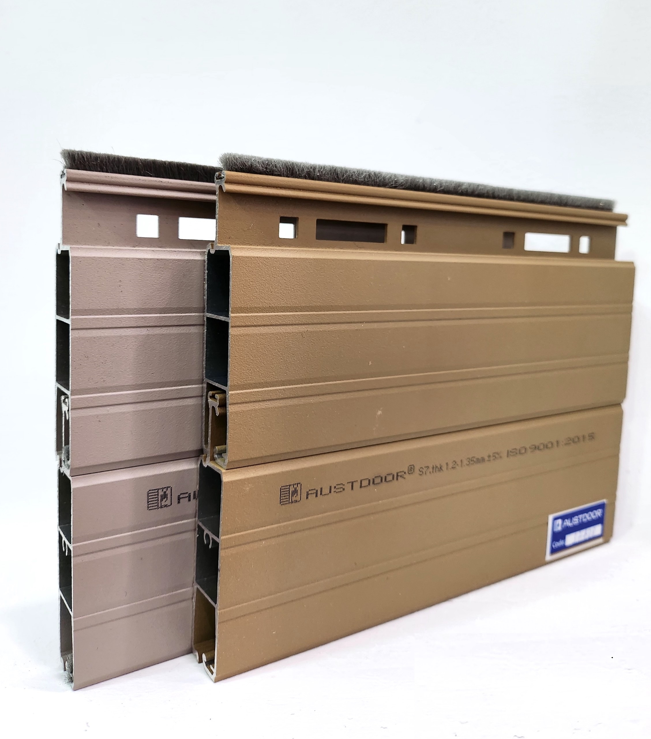 Cửa Cuốn Austdoor Khe Thoáng S7
