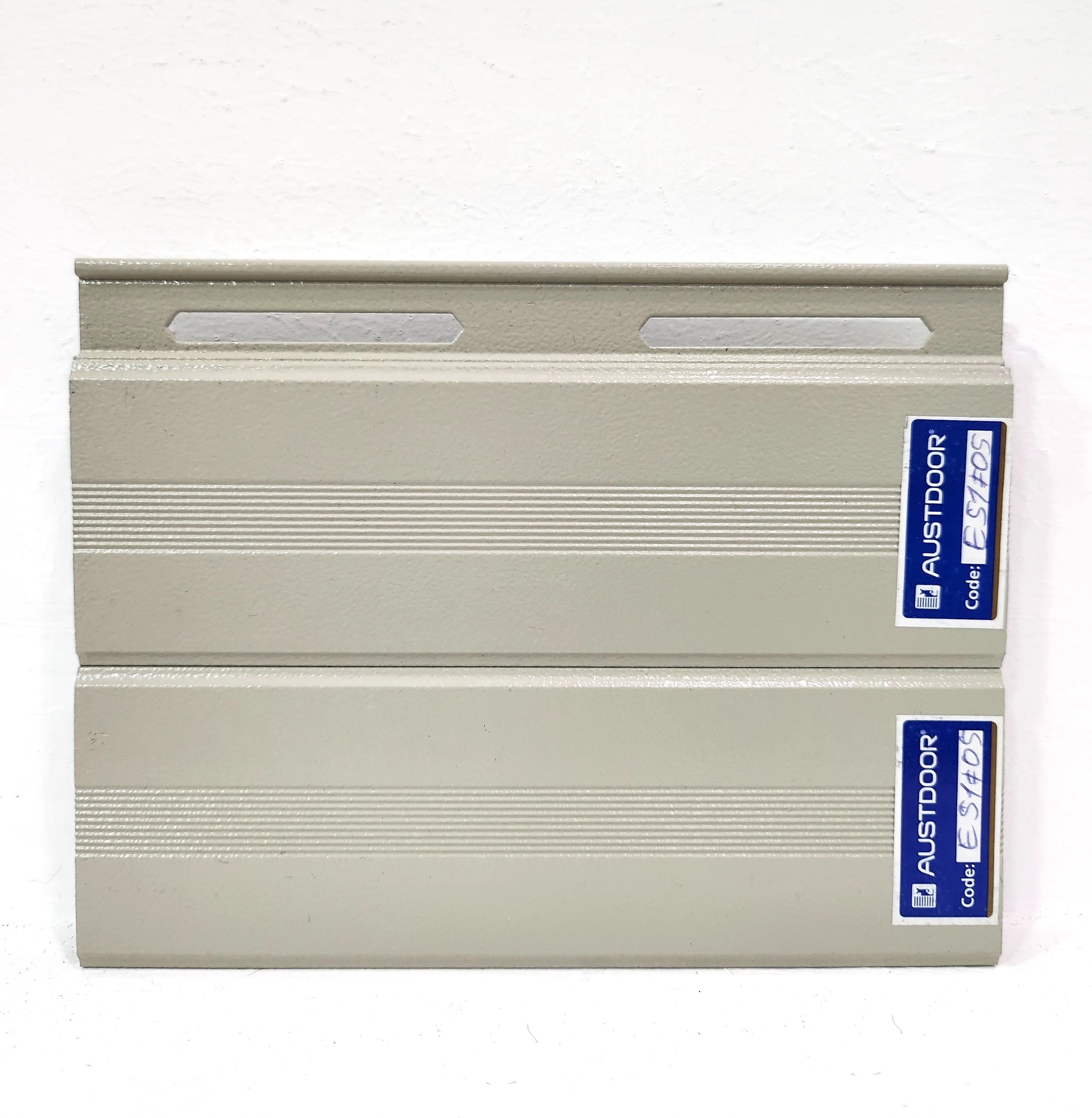 Cửa Cuốn Austdoor Khe Thoáng E51i